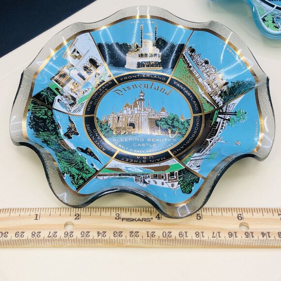 Vintage 60s DISNEYLAND Park Ruffled Glass Souvenir Dish- MCM Collectible - Picture 6 of 7
